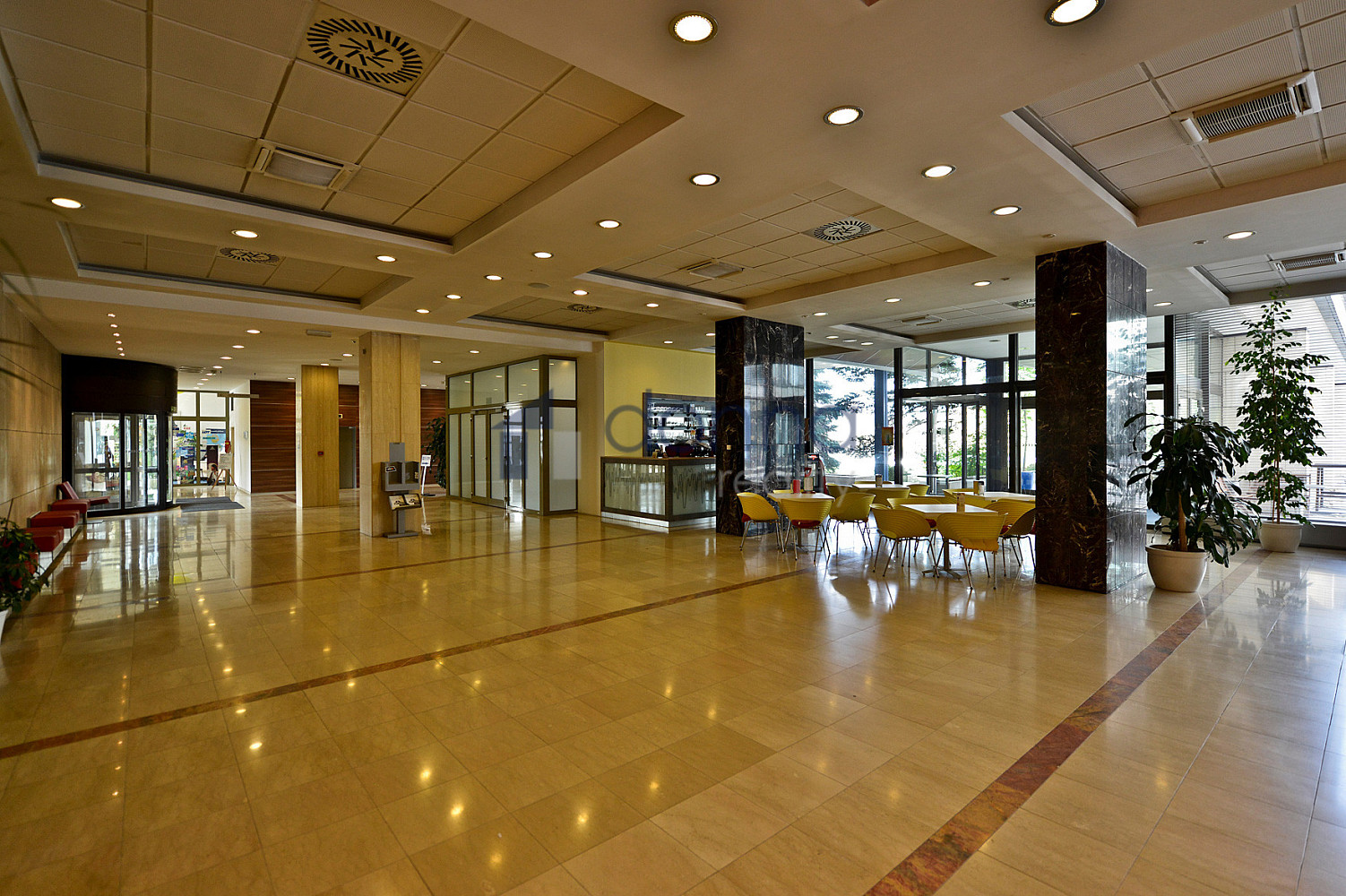 Pronájem kanceláře 530 m² – fotografie 3