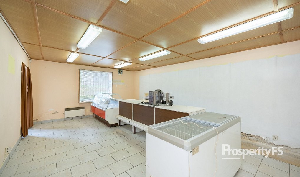 Prodej kanceláře 475 m², Okna – náhled fotky 14