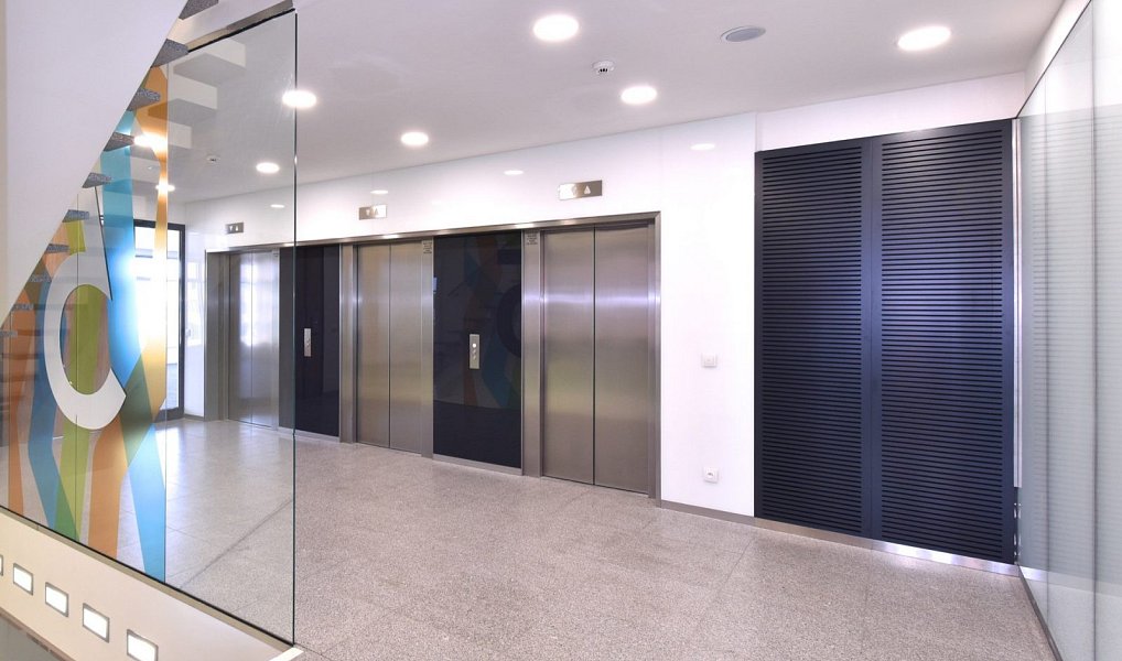 Pronájem kanceláře 360 m², Ořech – náhled fotky 5