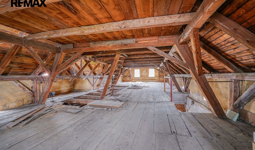 Prodej domu 220 m² s pozemkem 1 917 m², Pernarec – náhled fotky 26