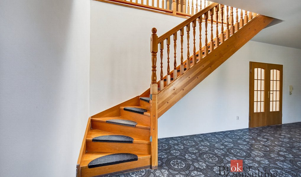 Prodej domu 258 m² s pozemkem 1 347 m², Praha – náhled fotky 15