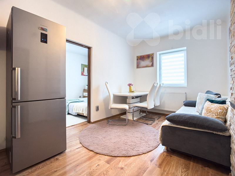 Prodej domu 68 m² s pozemkem 1 045 m² — photo 2