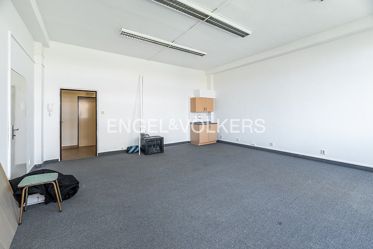 Pronájem kanceláře 36 m² – fotografie 4