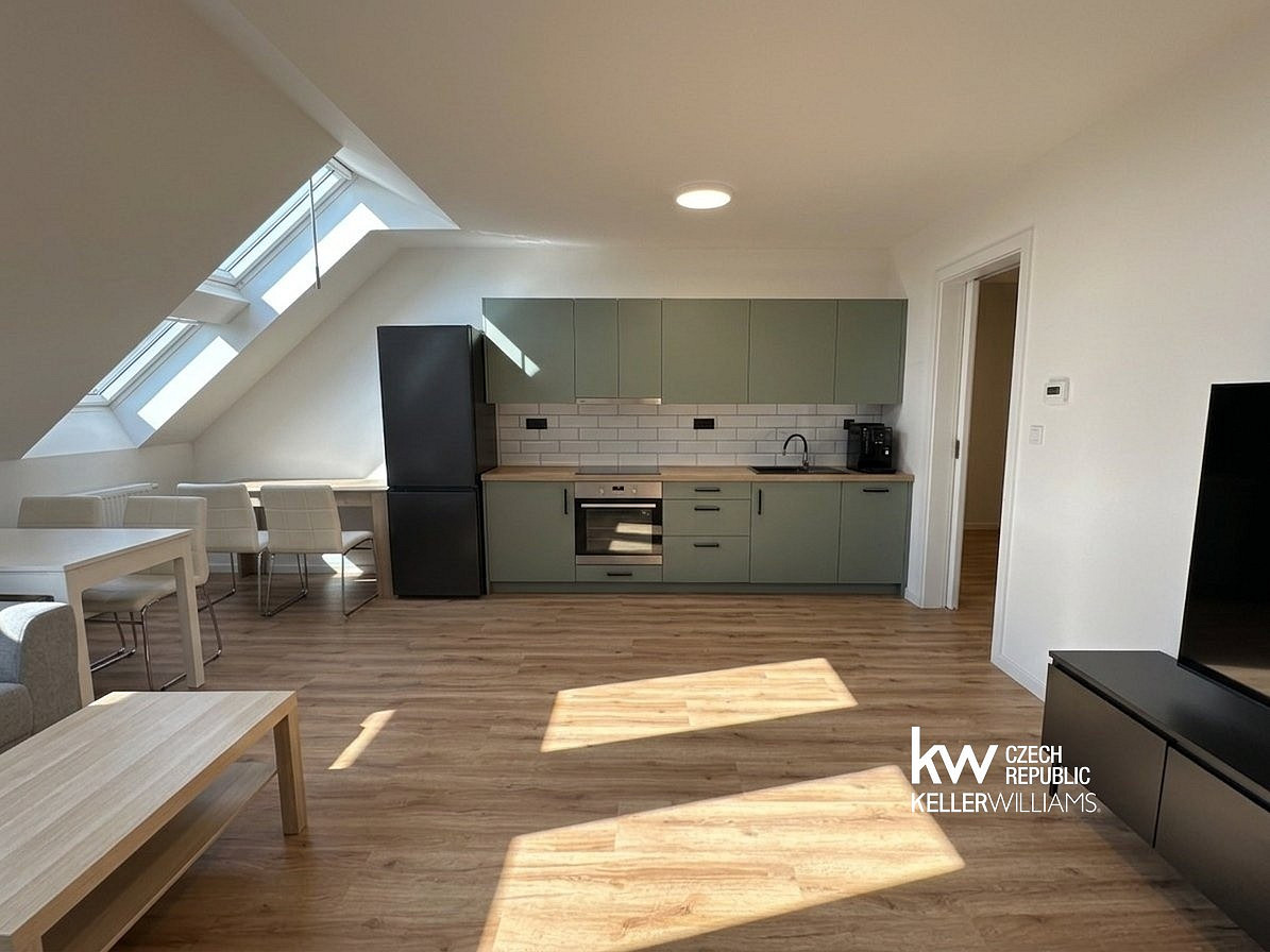 Pronájem bytu 2+kk 65 m² – fotografie 3