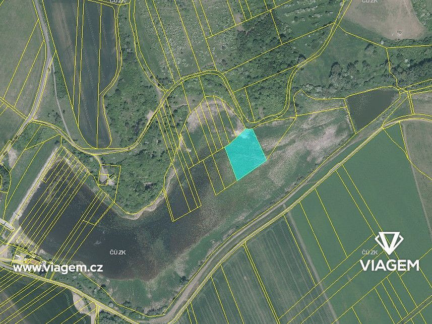 Prodej pole 3 892 m²
