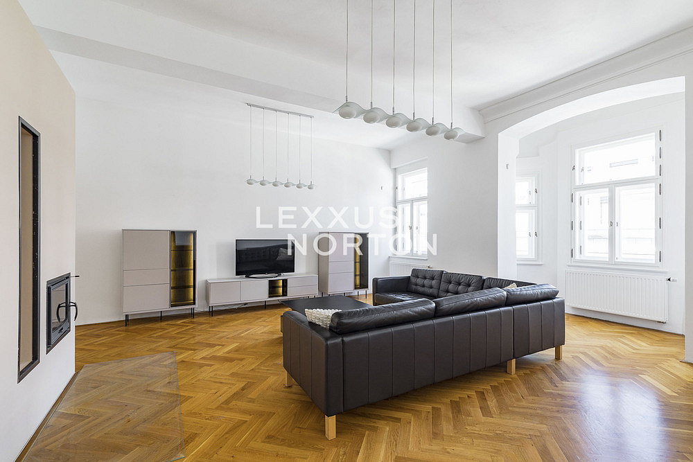 Pronájem bytu 4+kk 144 m² — photo 2