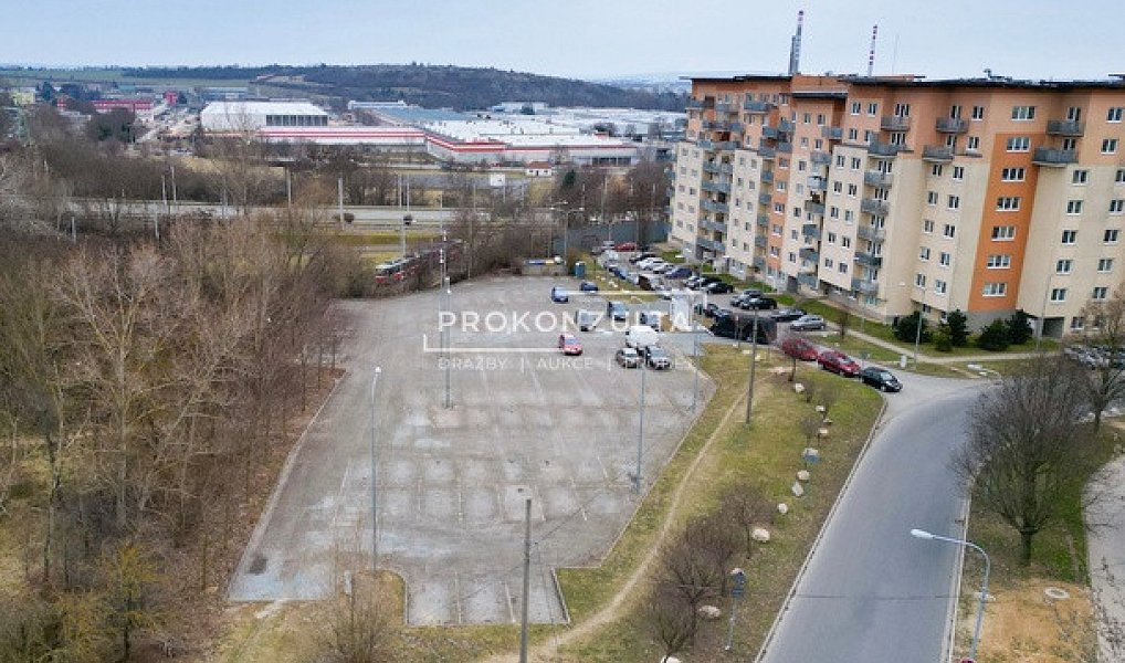 Parkovací stání Brno Líšeň, ulice Sedláčkova, Brno – náhled fotky 2