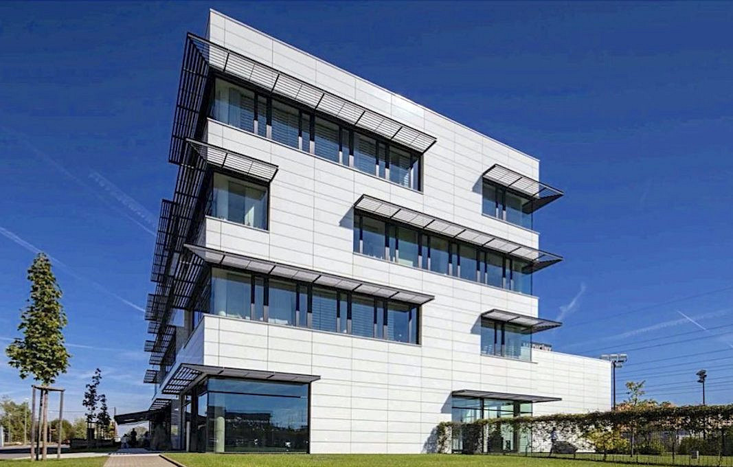 Pronájem kanceláře 349 m²