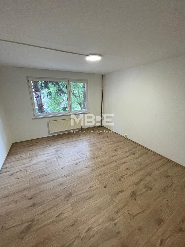 Pronájem bytu 2+kk 42 m² – fotografie 4