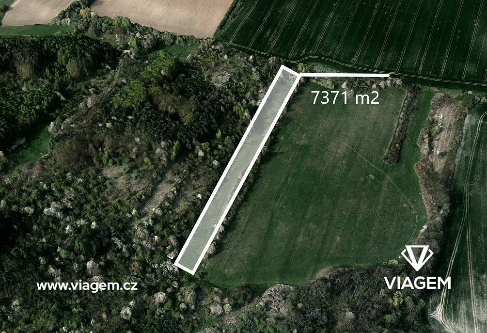 Prodej pole 3 830 m²
