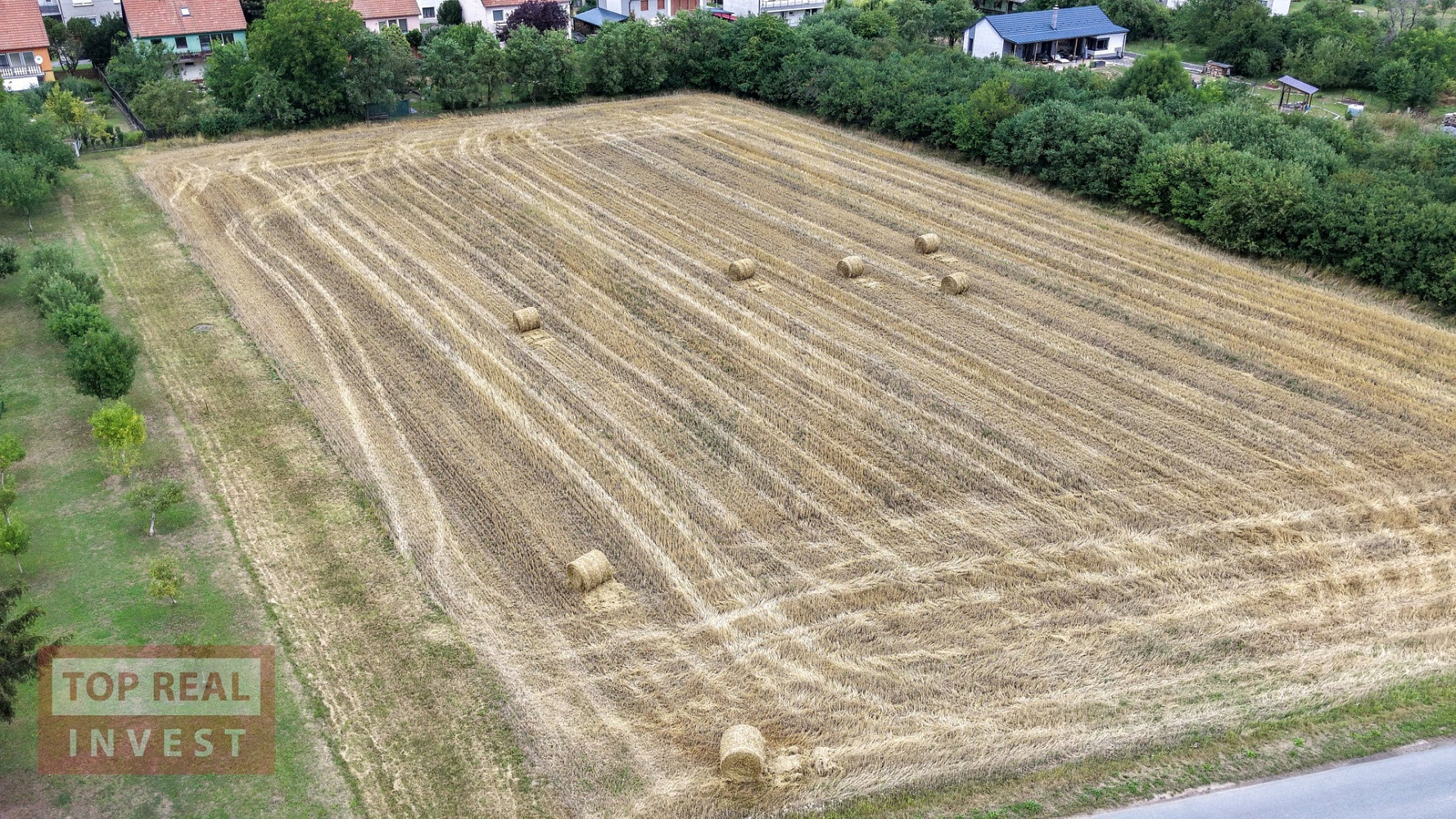Prodej stavebního pozemku 1 220 m² – fotografie 2