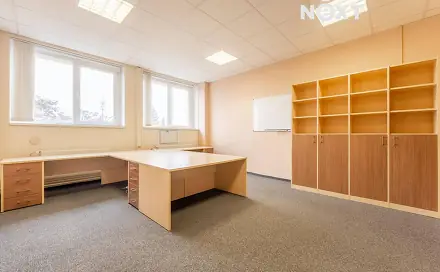 Pronájem kanceláře 251 m², Vídeňská, Vestec, okres Praha-západ