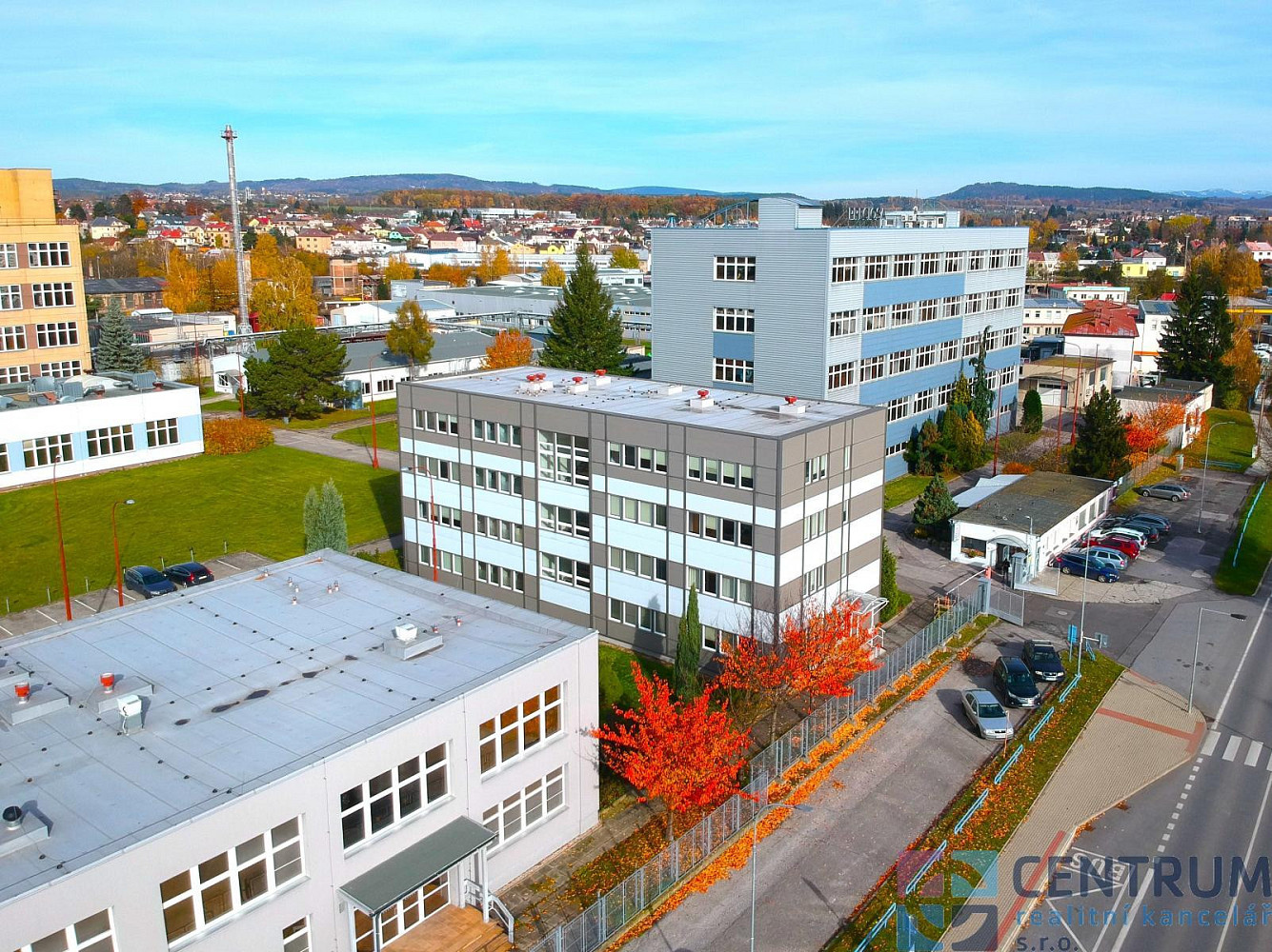 Pronájem kanceláře 1 371 m²