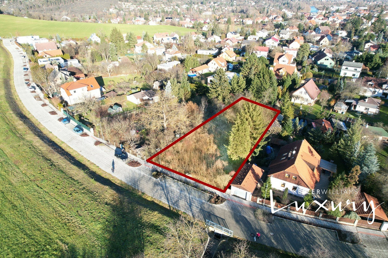 Prodej stavebního pozemku 1 180 m²