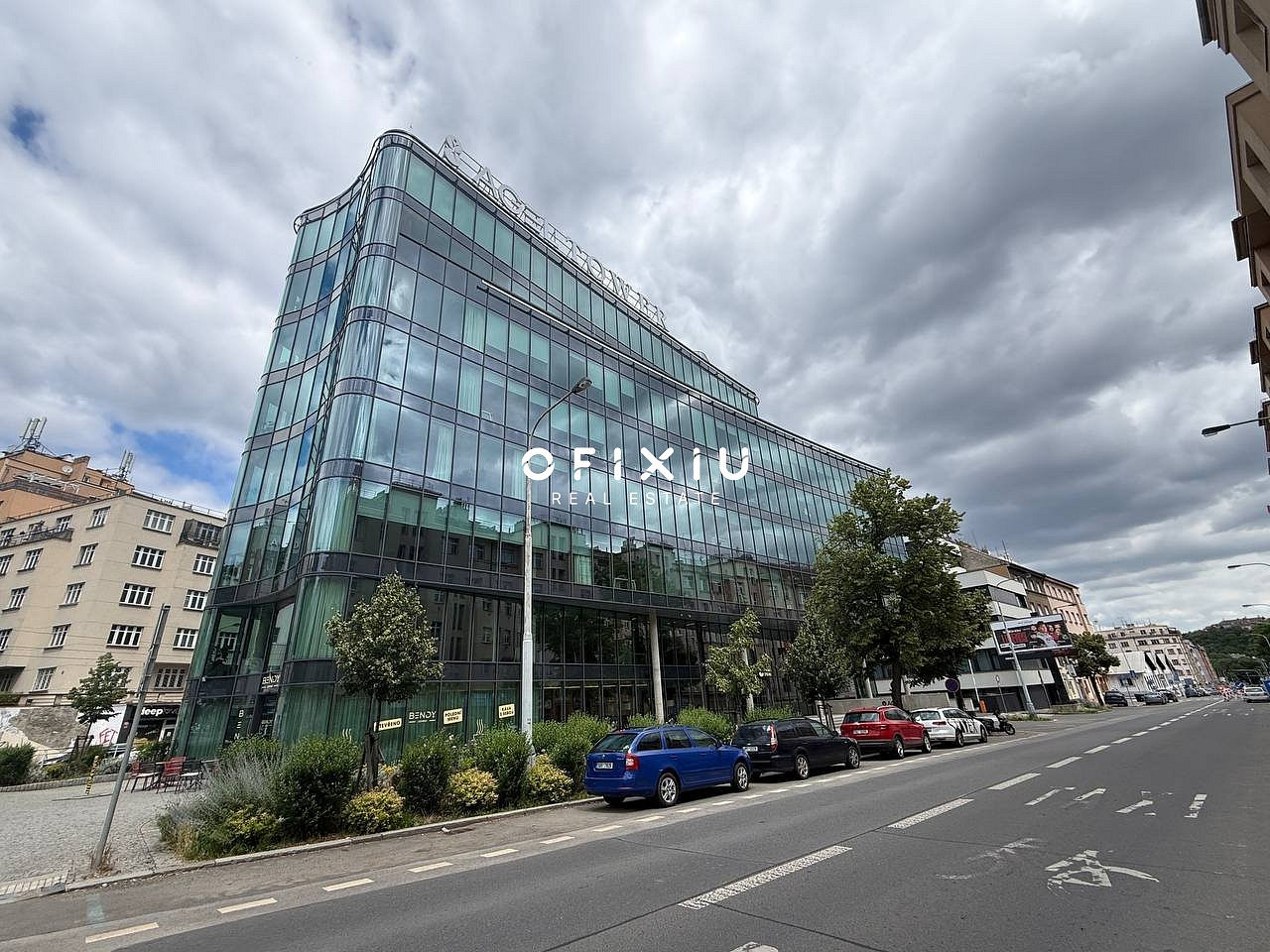 Äripind, 650 m²