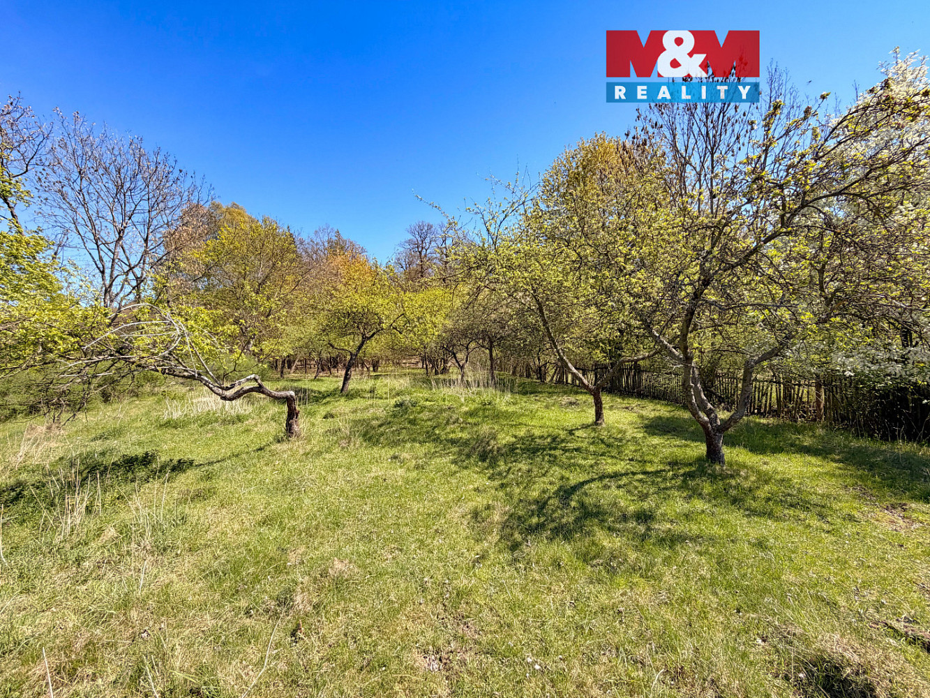 Prodej stavebního pozemku 2 827 m²