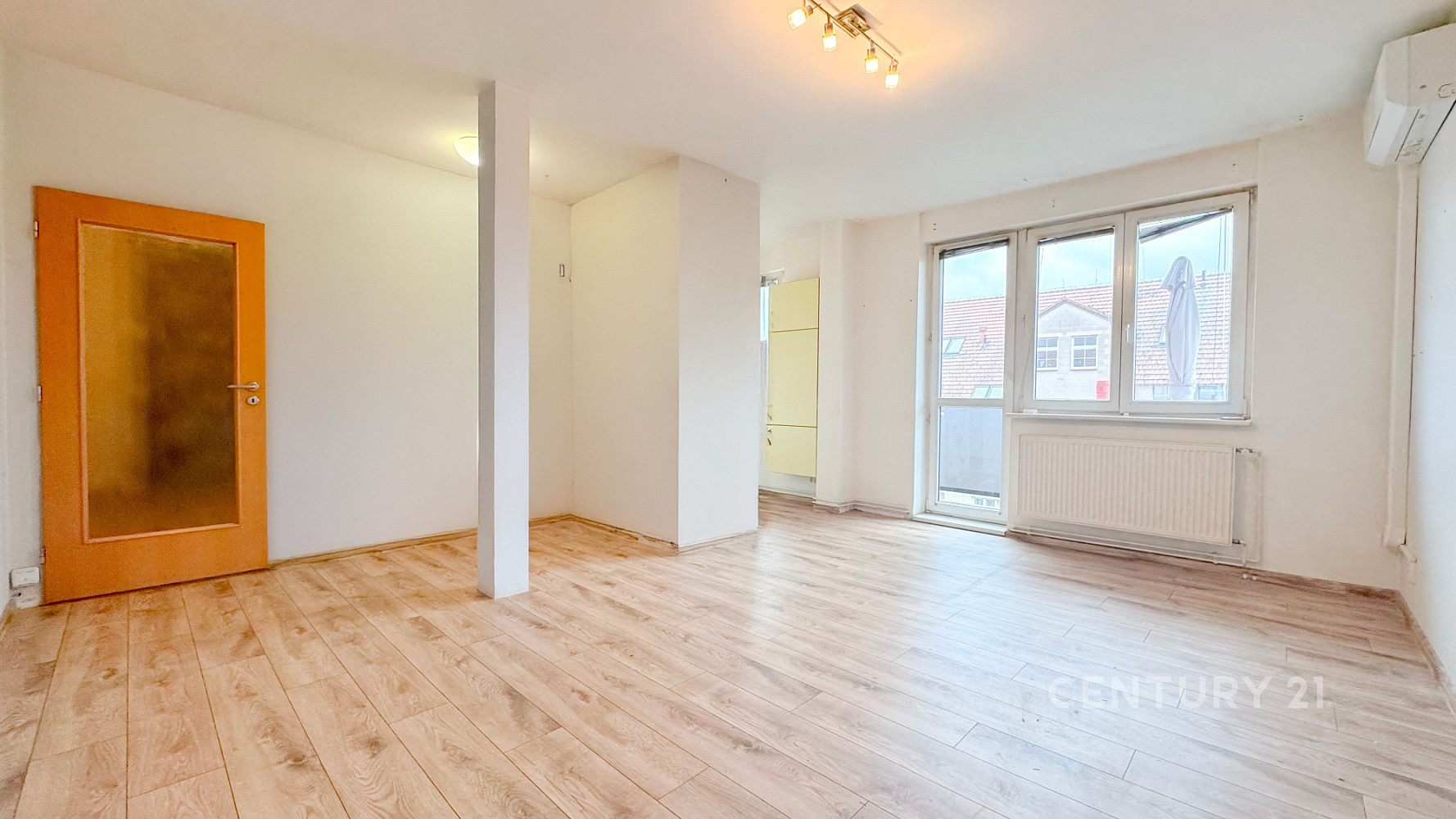Pronájem bytu 1+kk 38 m²
