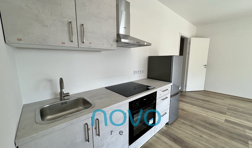 Pronájem bytu 1+kk 34 m², Praha – náhled fotky 9