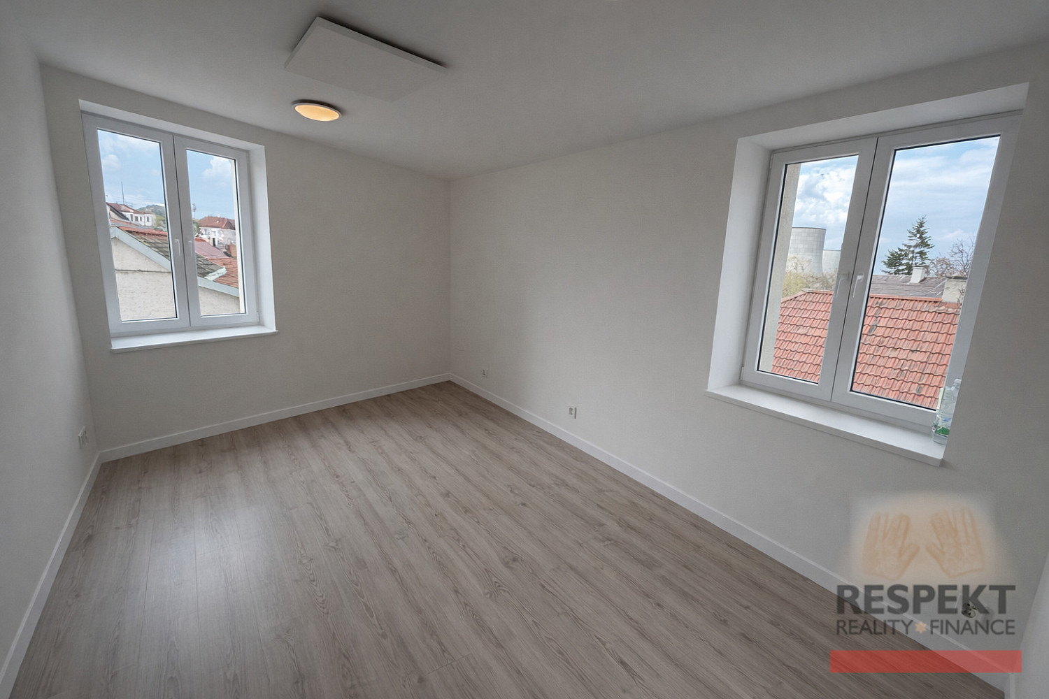 Pronájem bytu 1+kk 33 m² — photo 2