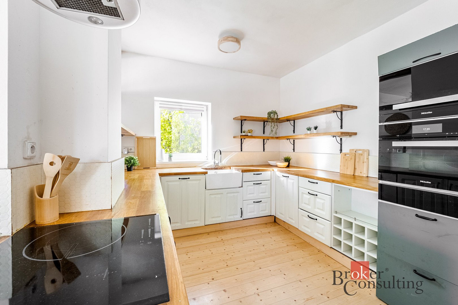 Prodej domu 207 m² s pozemkem 1 124 m² – fotografie 4