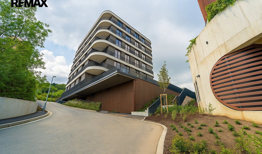 Pronájem bytu 2+kk 54 m², Praha – náhled fotky 22