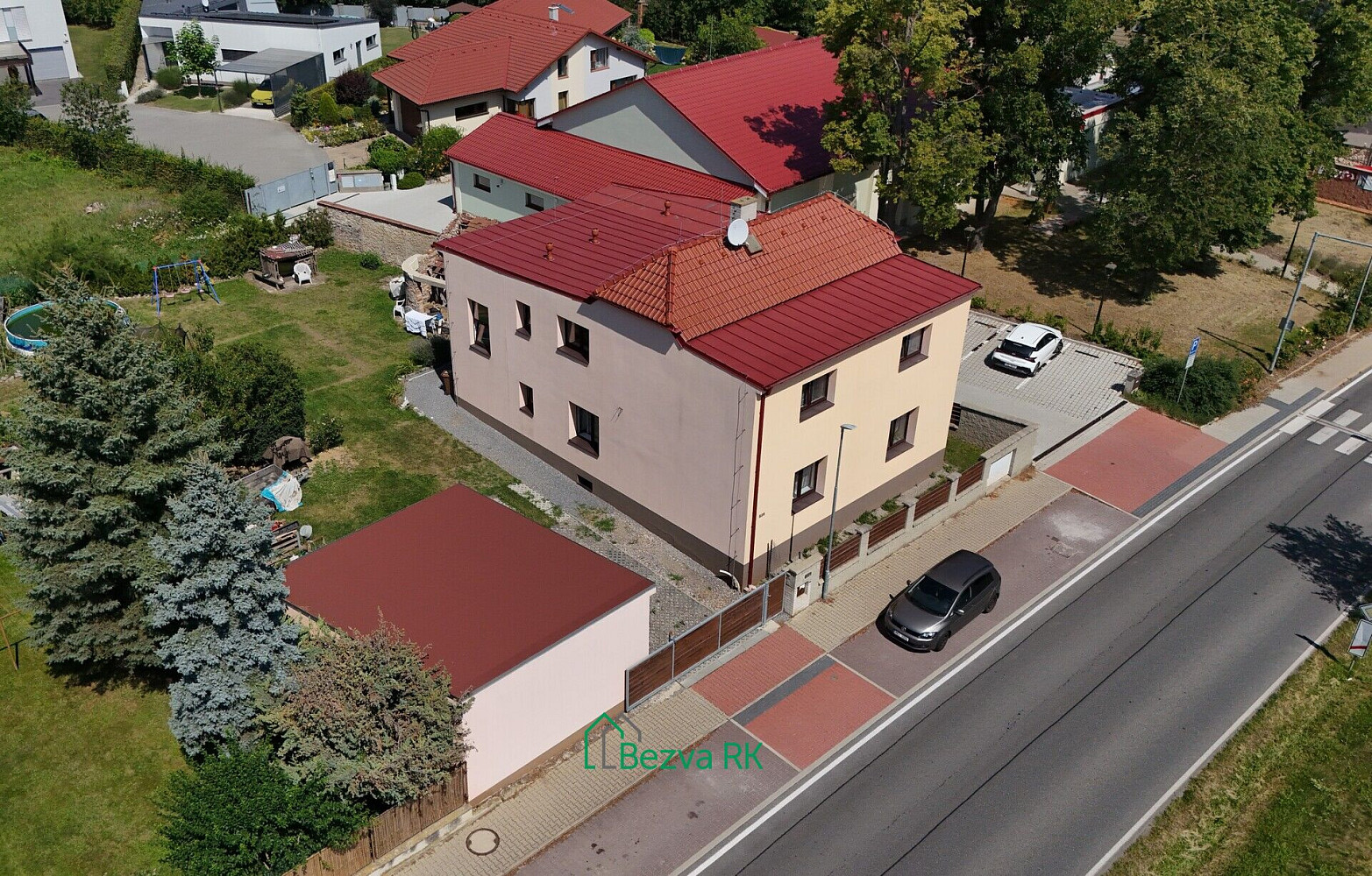 Prodej domu 250 m² s pozemkem 843 m²