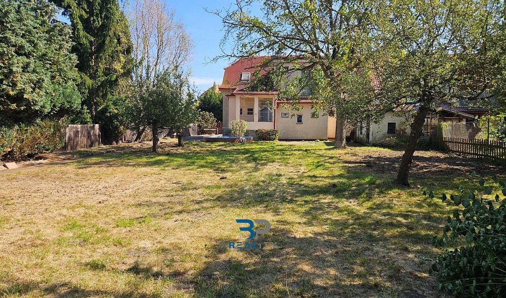 Prodej stavebního pozemku 950 m², Praha – náhled fotky 5