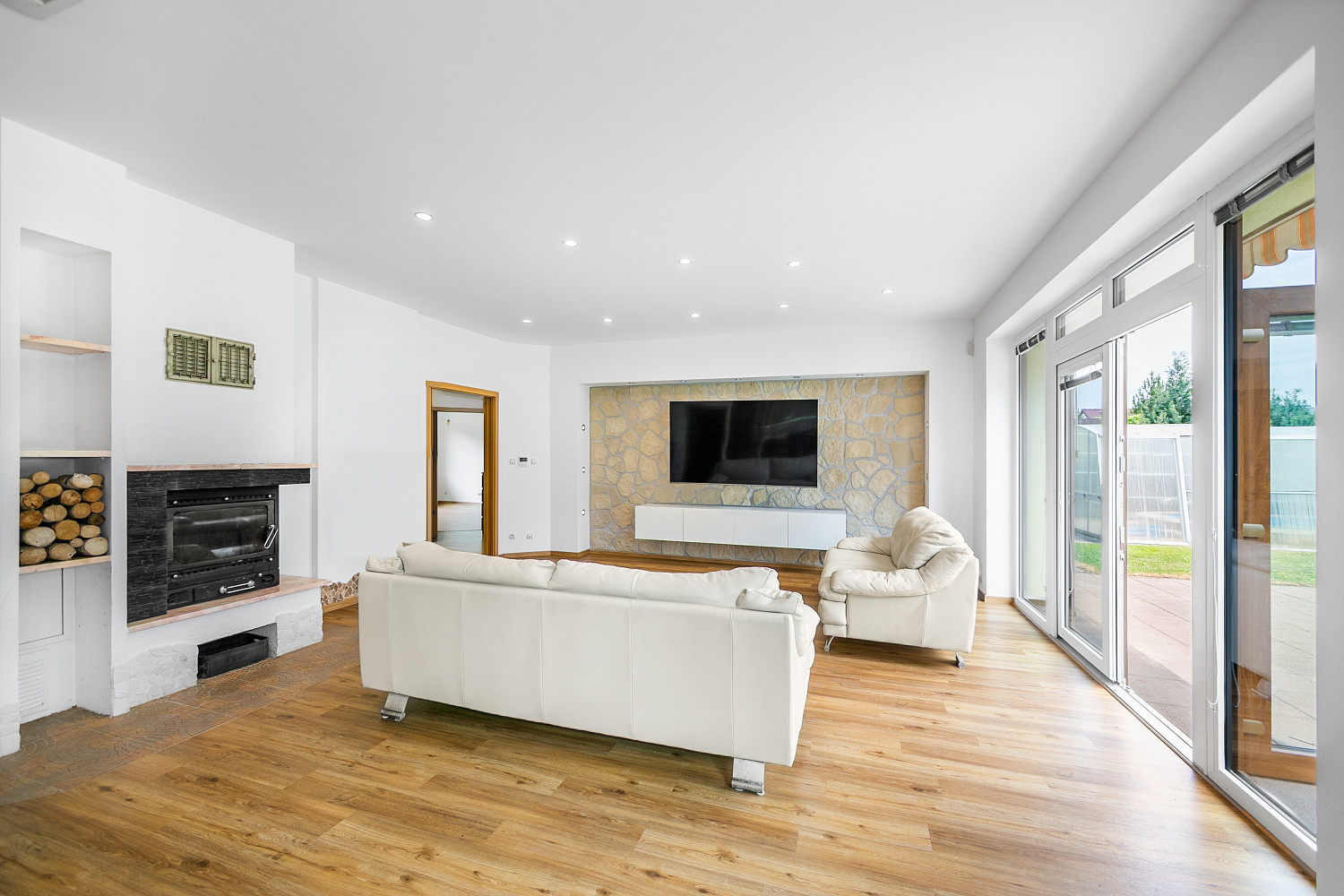 Prodej domu 213 m² s pozemkem 839 m² — photo 3