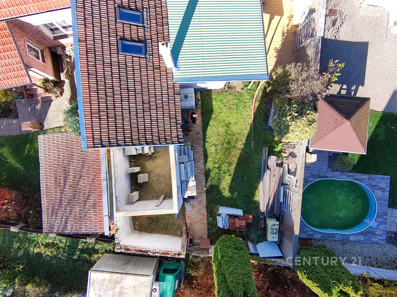 Prodej domu 204 m² s pozemkem 310 m² – fotografie 2