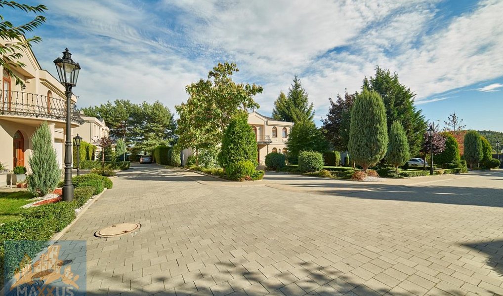 Pronájem domu 243 m² s pozemkem 484 m², Praha – náhled fotky 4