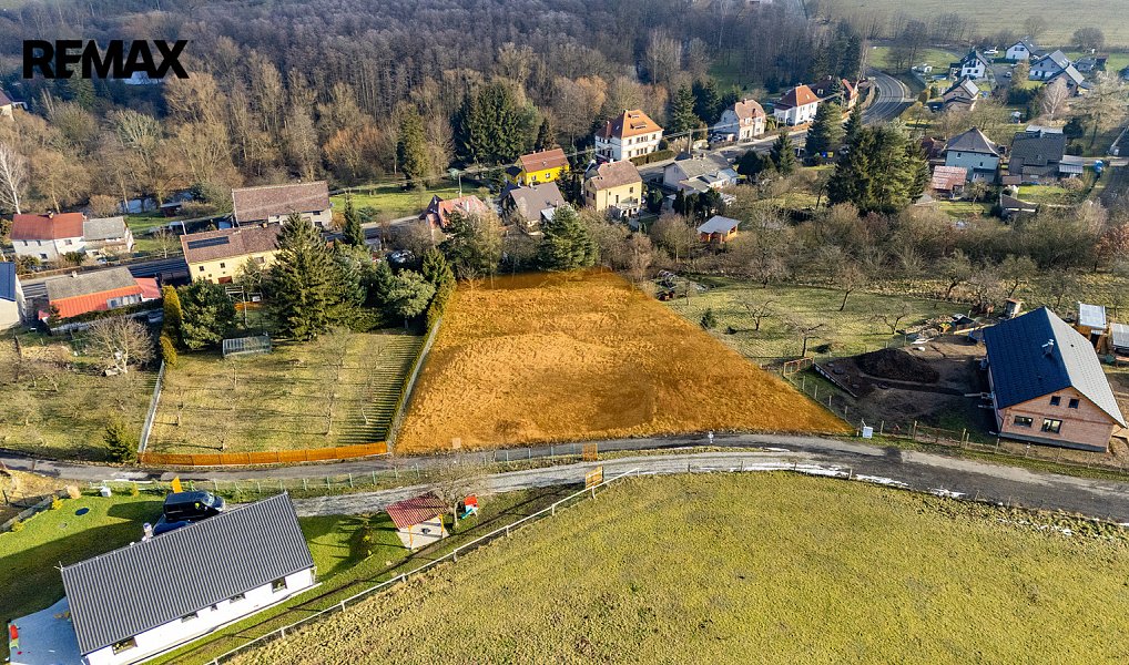 Prodej stavebního pozemku 2 413 m², Horní Police – náhled fotky 3