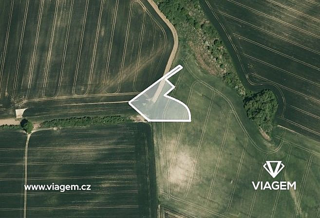 Prodej pole 1 424 m²