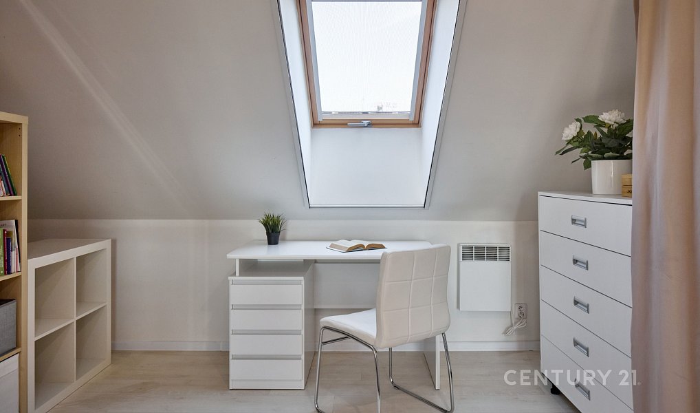Prodej domu 260 m² s pozemkem 457 m², Ladná – náhled fotky 21