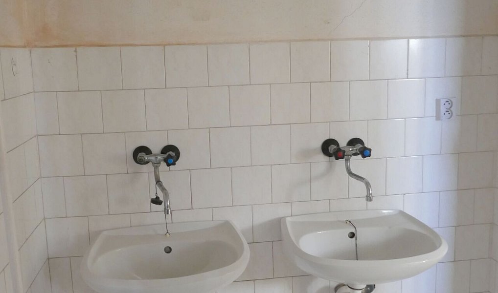 Prodej výrobních prostor 3 963 m², Moravec – náhled fotky 16