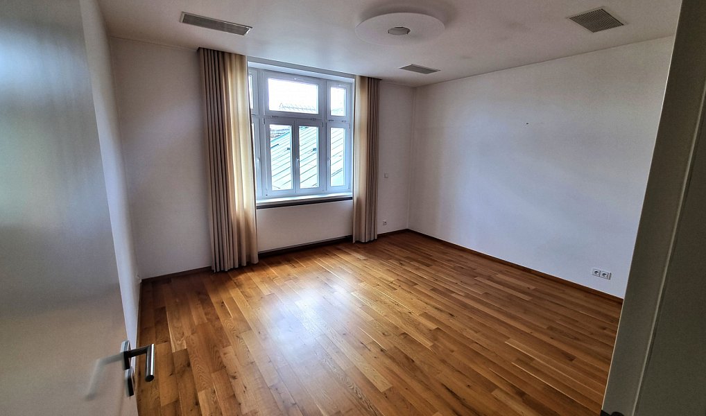 Prodej bytu 5+kk 269 m², Praha – náhled fotky 3