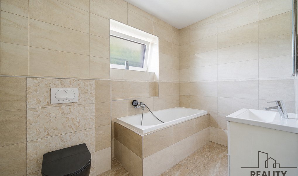 Prodej domu 170 m² s pozemkem 378 m², Smiřice – náhled fotky 3