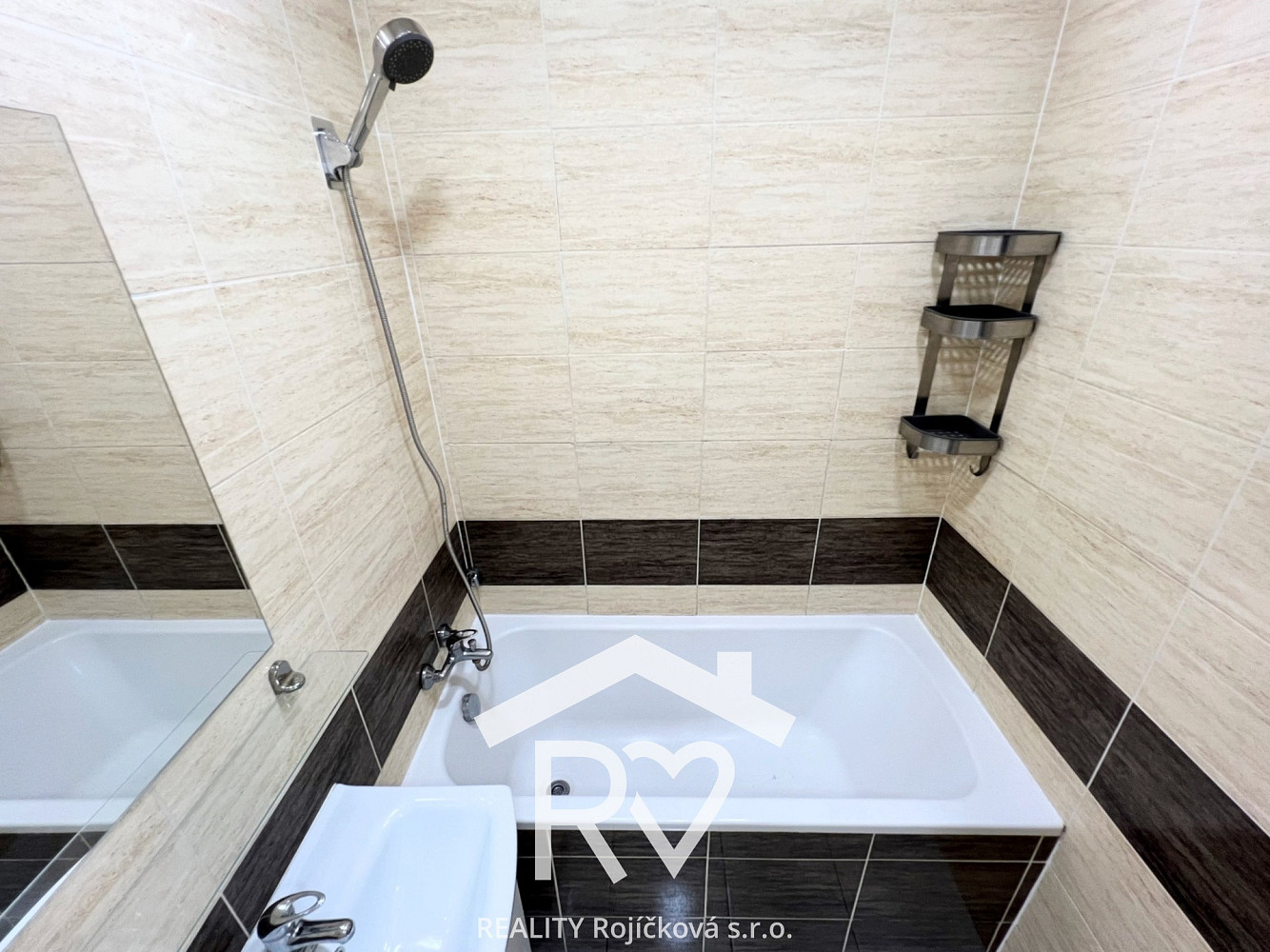 Pronájem bytu 2+1 52 m² – fotografie 4