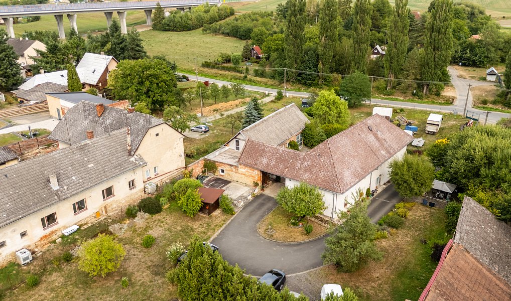 Prodej domu 612 m² s pozemkem 4 214 m², Fryšták – náhled fotky 11