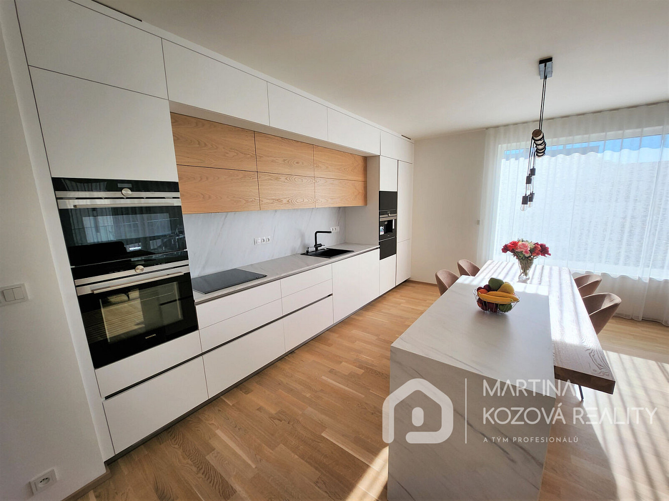 Pronájem bytu 4+kk 120 m² – fotografie 3
