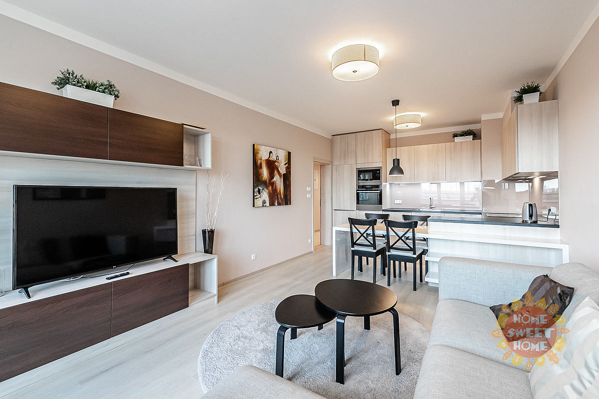Pronájem bytu 3+kk 82 m² — photo 2