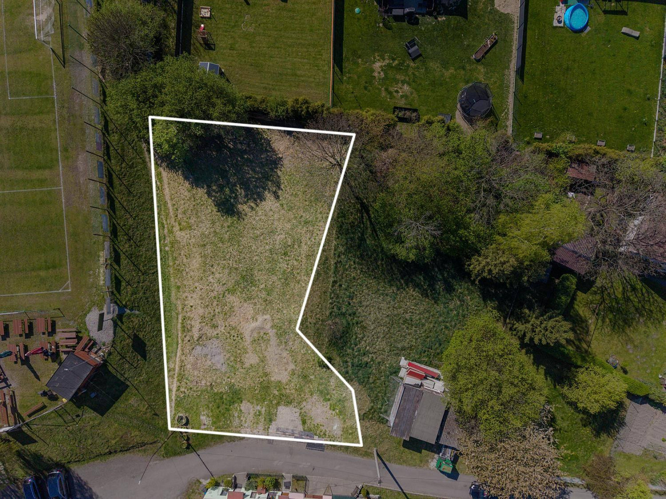 Prodej stavebního pozemku 818 m² – fotografie 2