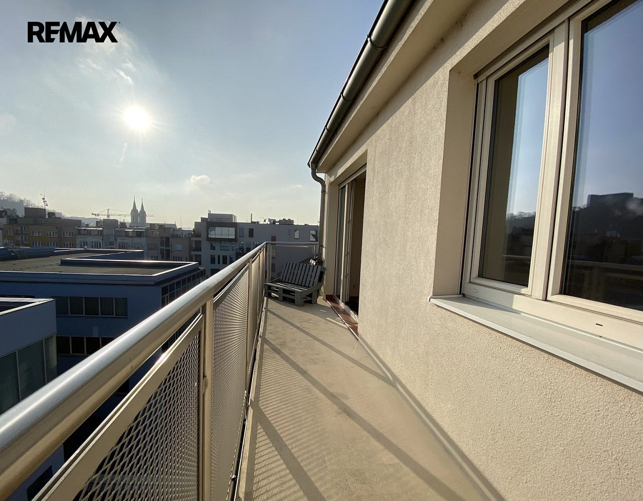 Pronájem bytu 4+kk 171 m² – fotografie 2