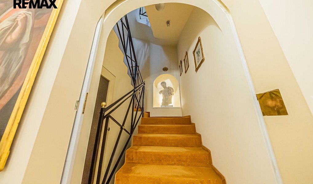 Prodej domu 333 m² s pozemkem 218 m², Praha – náhled fotky 15