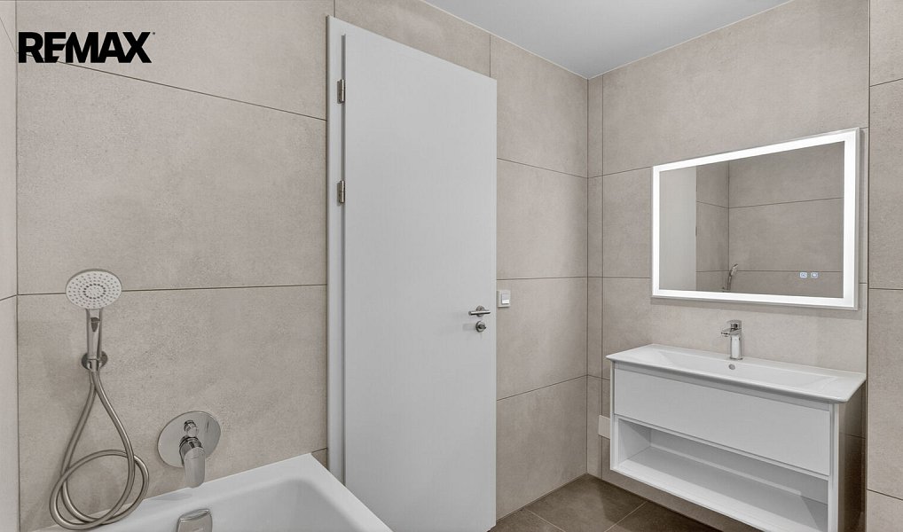 Prodej bytu 3+kk 125 m², Praha – náhled fotky 17