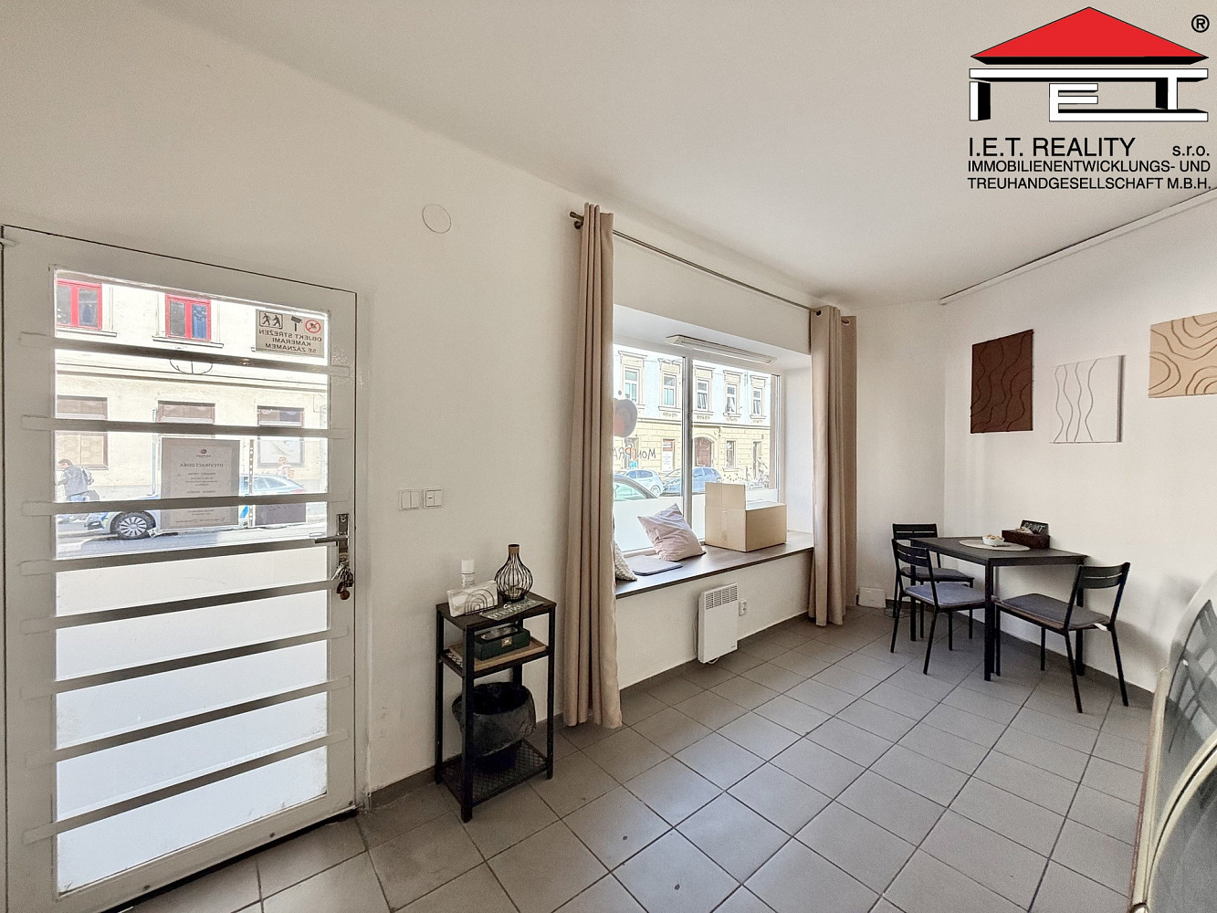Pronájem obchodních prostor 40 m²