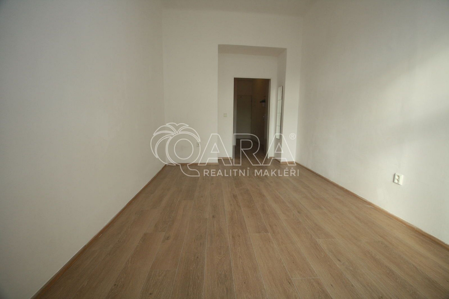 Pronájem bytu 1+kk 29 m² – fotografie 2