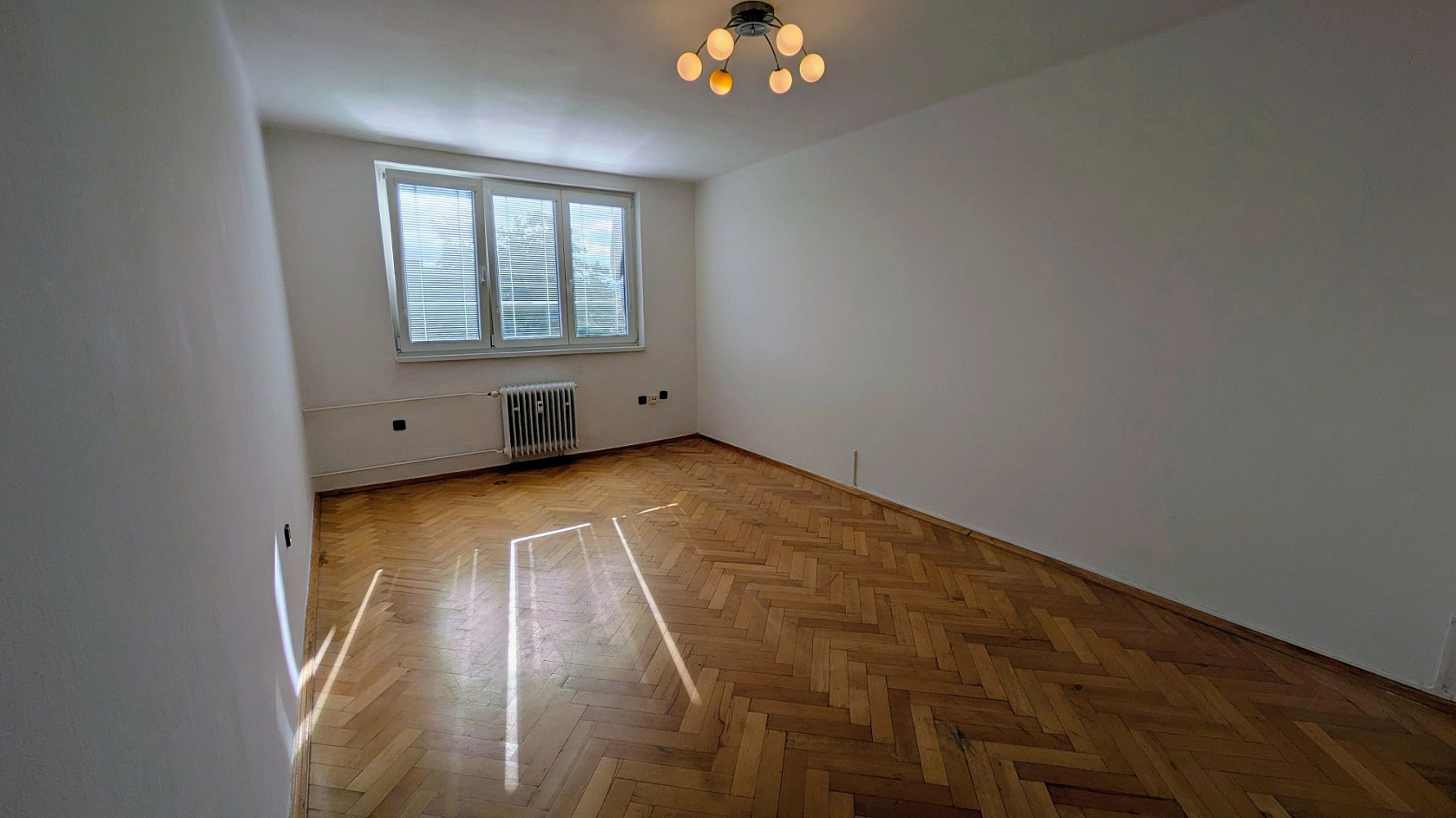 Pronájem bytu 2+1 53 m² – fotografie 3