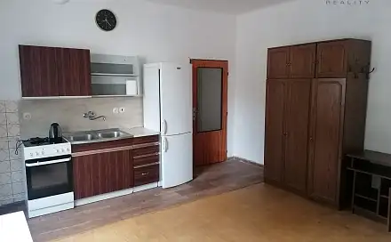 Pronájem bytu 1+kk 36 m², Čechova, Benešov