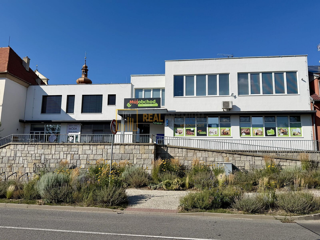 Pronájem obchodních prostor 530 m²