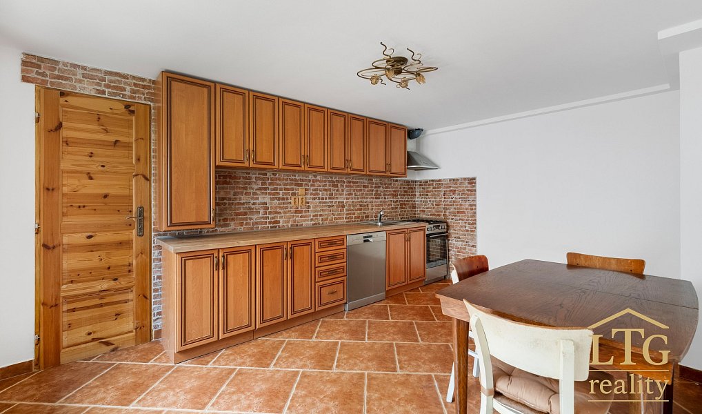 Prodej domu 197 m² s pozemkem 808 m², Petrovice – náhled fotky 3